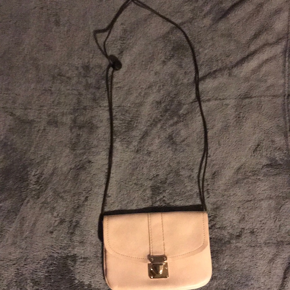 A small pick purse